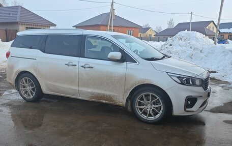 KIA Carnival III, 2020 год, 3 100 000 рублей, 2 фотография