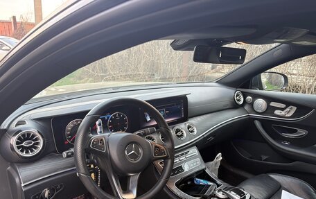 Mercedes-Benz E-Класс, 2018 год, 3 590 000 рублей, 9 фотография