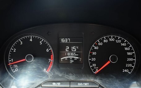 Volkswagen Polo VI (EU Market), 2015 год, 850 000 рублей, 11 фотография