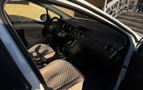 Peugeot 408 I рестайлинг, 2013 год, 190 000 рублей, 5 фотография