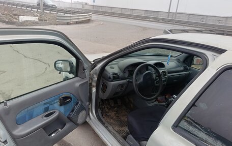 Renault Clio III, 2000 год, 85 000 рублей, 4 фотография