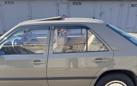 Mercedes-Benz W124, 1987 год, 450 000 рублей, 24 фотография