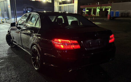 Mercedes-Benz E-Класс, 2012 год, 1 240 000 рублей, 4 фотография