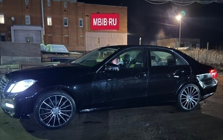 Mercedes-Benz E-Класс, 2012 год, 1 240 000 рублей, 3 фотография