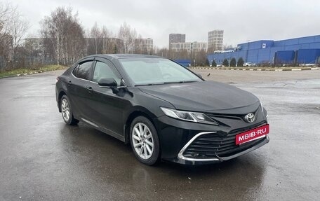 Toyota Camry, 2021 год, 1 630 000 рублей, 5 фотография