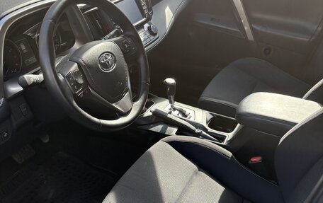 Toyota RAV4, 2018 год, 2 350 000 рублей, 9 фотография