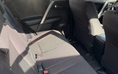 Toyota RAV4, 2018 год, 2 350 000 рублей, 12 фотография