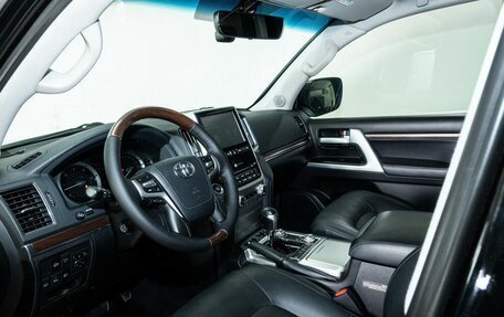 Toyota Land Cruiser 200, 2017 год, 5 998 000 рублей, 5 фотография