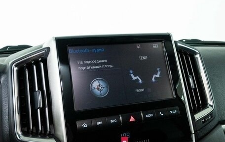 Toyota Land Cruiser 200, 2017 год, 5 998 000 рублей, 10 фотография