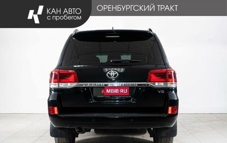 Toyota Land Cruiser 200, 2017 год, 5 998 000 рублей, 4 фотография