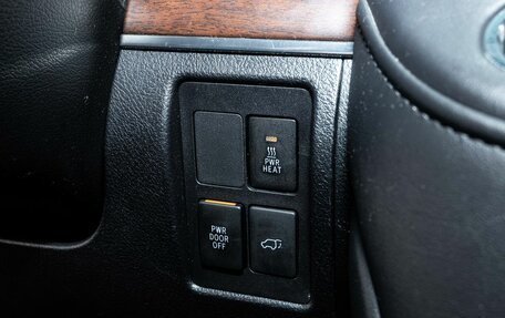 Toyota Land Cruiser 200, 2017 год, 5 998 000 рублей, 17 фотография