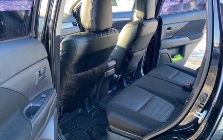 Mitsubishi Outlander III рестайлинг 3, 2013 год, 1 300 000 рублей, 3 фотография