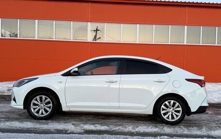 Hyundai Solaris II рестайлинг, 2021 год, 1 850 000 рублей, 4 фотография