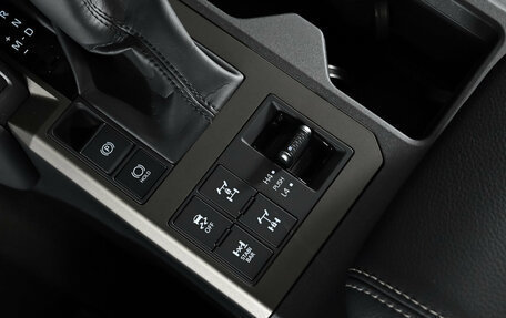 Toyota Land Cruiser Prado, 2024 год, 11 500 000 рублей, 25 фотография