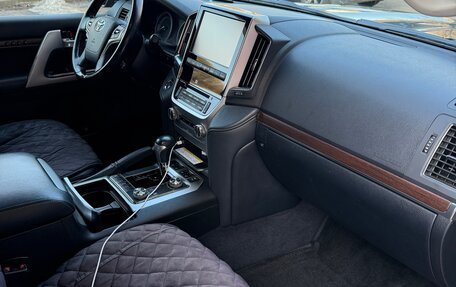 Toyota Land Cruiser 200, 2018 год, 7 600 000 рублей, 7 фотография