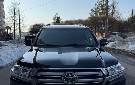 Toyota Land Cruiser 200, 2018 год, 7 600 000 рублей, 3 фотография