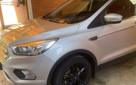 Ford Kuga III, 2018 год, 1 800 000 рублей, 2 фотография