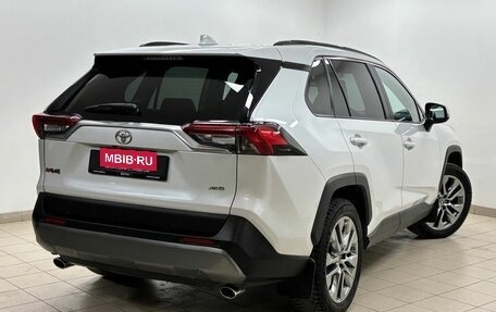 Toyota RAV4, 2021 год, 3 750 000 рублей, 4 фотография