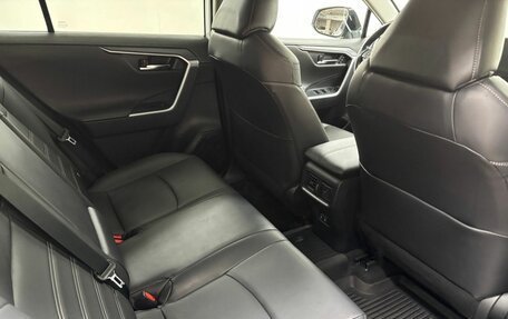 Toyota RAV4, 2021 год, 3 750 000 рублей, 13 фотография