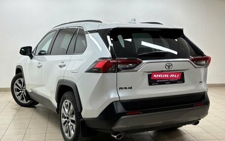 Toyota RAV4, 2021 год, 3 750 000 рублей, 6 фотография