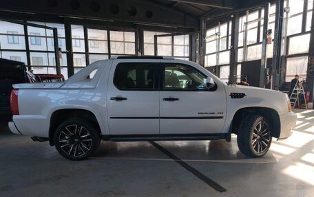 Cadillac Escalade III, 2011 год, 5 500 000 рублей, 2 фотография