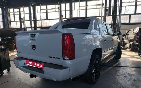 Cadillac Escalade III, 2011 год, 5 500 000 рублей, 3 фотография