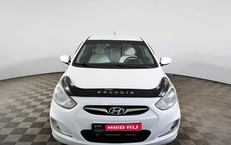 Hyundai Solaris II рестайлинг, 2012 год, 800 000 рублей, 2 фотография