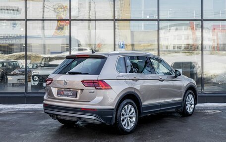 Volkswagen Tiguan II, 2017 год, 1 880 200 рублей, 3 фотография