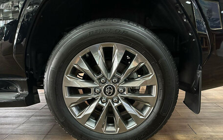 Toyota Land Cruiser, 2022 год, 12 999 990 рублей, 17 фотография