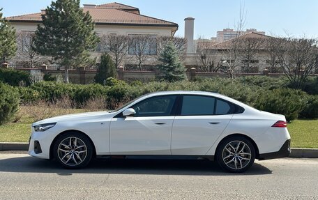 BMW 5 серия, 2024 год, 6 950 000 рублей, 3 фотография