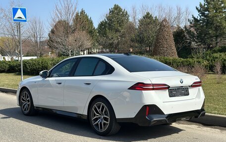 BMW 5 серия, 2024 год, 6 950 000 рублей, 4 фотография