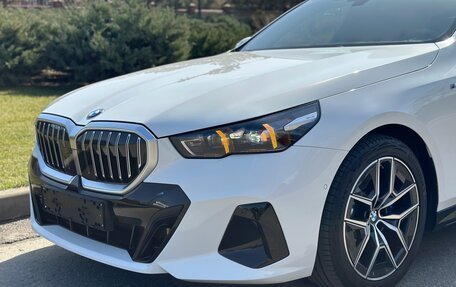 BMW 5 серия, 2024 год, 6 950 000 рублей, 17 фотография