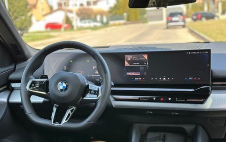BMW 5 серия, 2024 год, 6 950 000 рублей, 31 фотография
