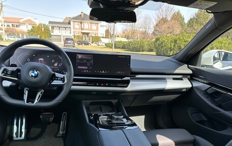 BMW 5 серия, 2024 год, 6 950 000 рублей, 32 фотография