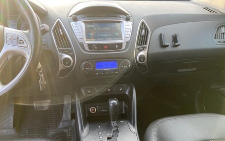 Hyundai ix35 I рестайлинг, 2013 год, 895 000 рублей, 23 фотография