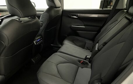 Toyota Highlander, 2025 год, 5 630 000 рублей, 15 фотография