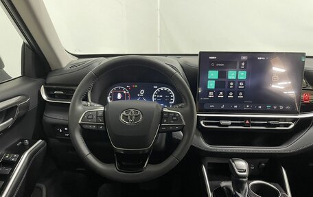 Toyota Highlander, 2025 год, 5 630 000 рублей, 19 фотография