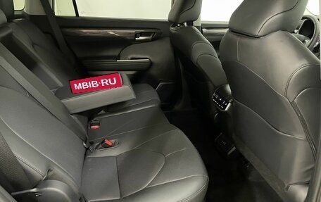 Toyota Highlander, 2025 год, 5 630 000 рублей, 24 фотография