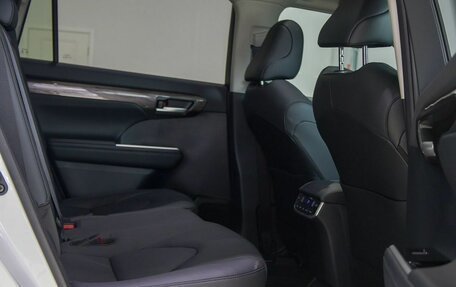 Toyota Highlander, 2026 год, 5 900 000 рублей, 21 фотография