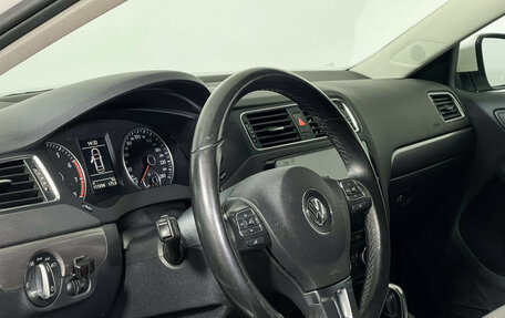 Volkswagen Jetta VI, 2013 год, 997 000 рублей, 13 фотография