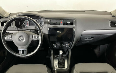 Volkswagen Jetta VI, 2013 год, 997 000 рублей, 12 фотография