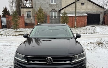 Volkswagen Tiguan II, 2017 год, 2 350 000 рублей, 1 фотография