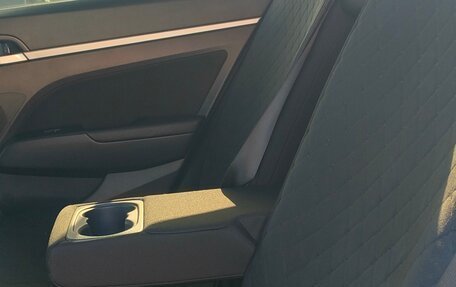 Hyundai Elantra VI рестайлинг, 2019 год, 1 850 000 рублей, 12 фотография