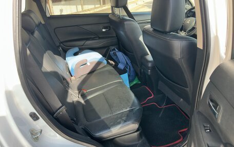 Mitsubishi Outlander III рестайлинг 3, 2017 год, 2 200 000 рублей, 3 фотография