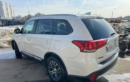 Mitsubishi Outlander III рестайлинг 3, 2017 год, 2 200 000 рублей, 11 фотография