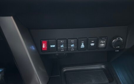 Toyota RAV4, 2019 год, 2 700 000 рублей, 9 фотография