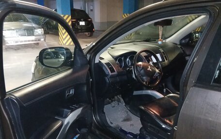 Mitsubishi Outlander III рестайлинг 3, 2011 год, 1 150 000 рублей, 8 фотография