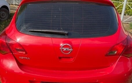 Opel Astra J, 2011 год, 645 000 рублей, 1 фотография