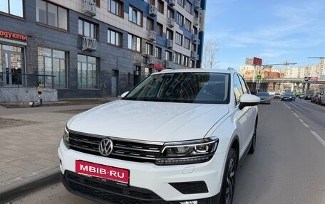 Volkswagen Tiguan II, 2018 год, 3 290 000 рублей, 1 фотография