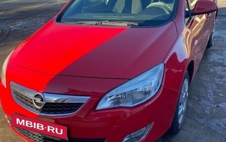 Opel Astra J, 2011 год, 645 000 рублей, 3 фотография